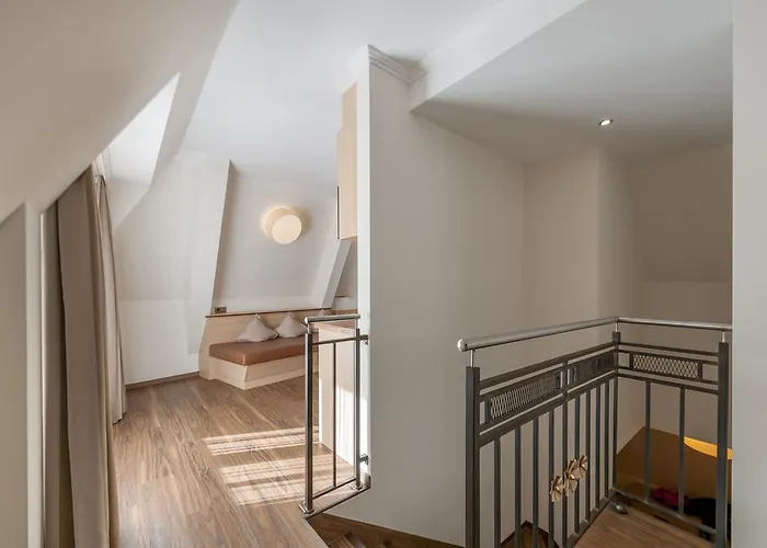 The Classic By Regina Daire Sölden