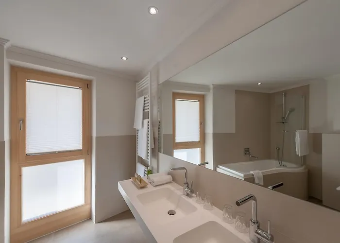 The Classic By Regina Апартаменти *